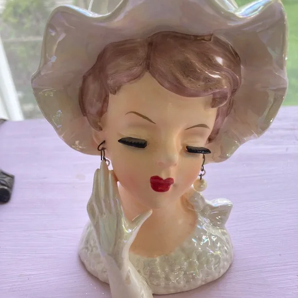 Elegant Vintage Lady Head Vase with Hat - Picture 2 of 10